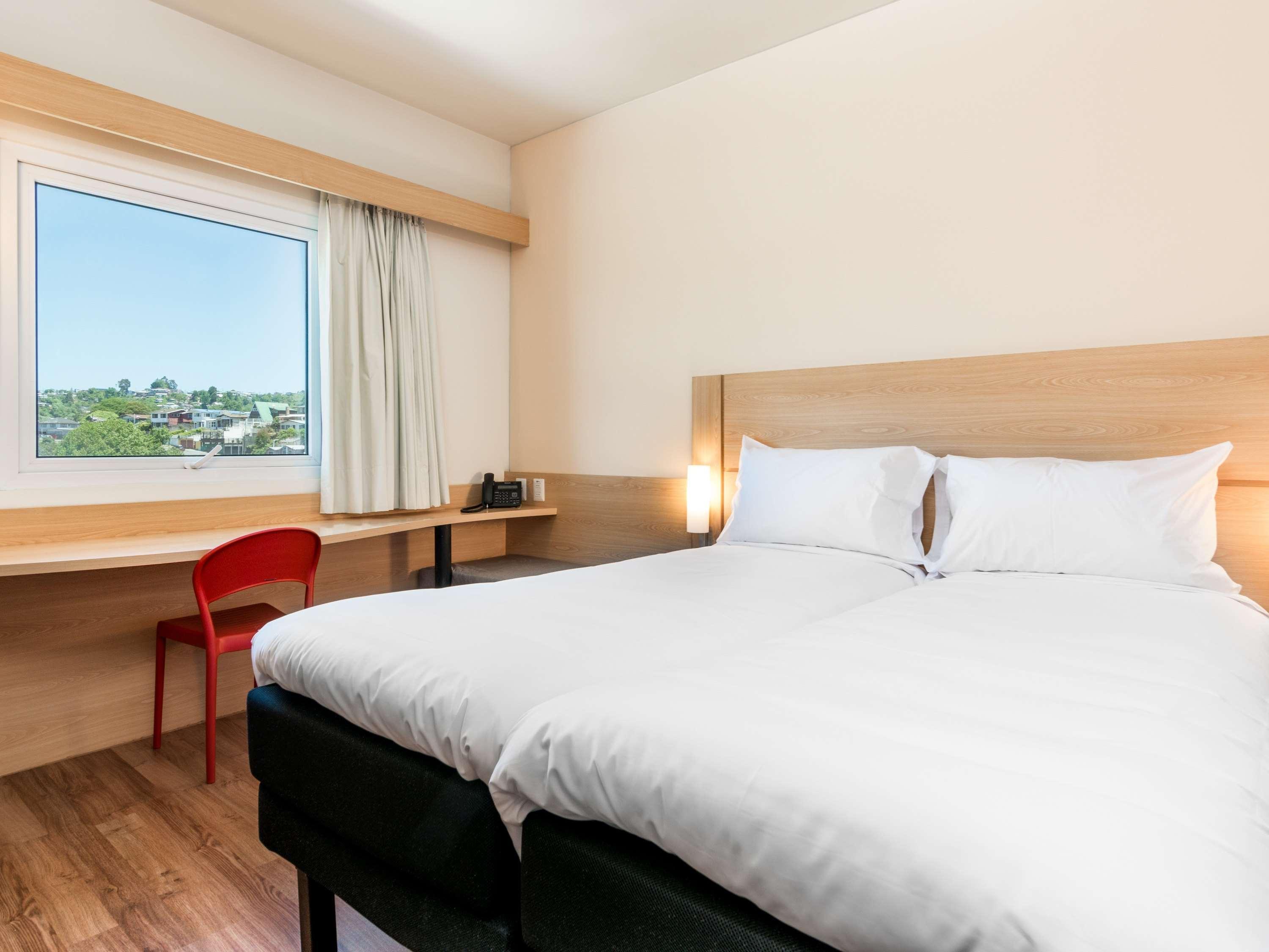 Ibis Puerto Montt Hotel Bagian luar foto