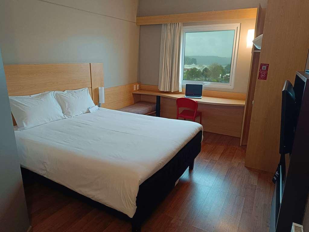 Ibis Puerto Montt Hotel Ruang foto