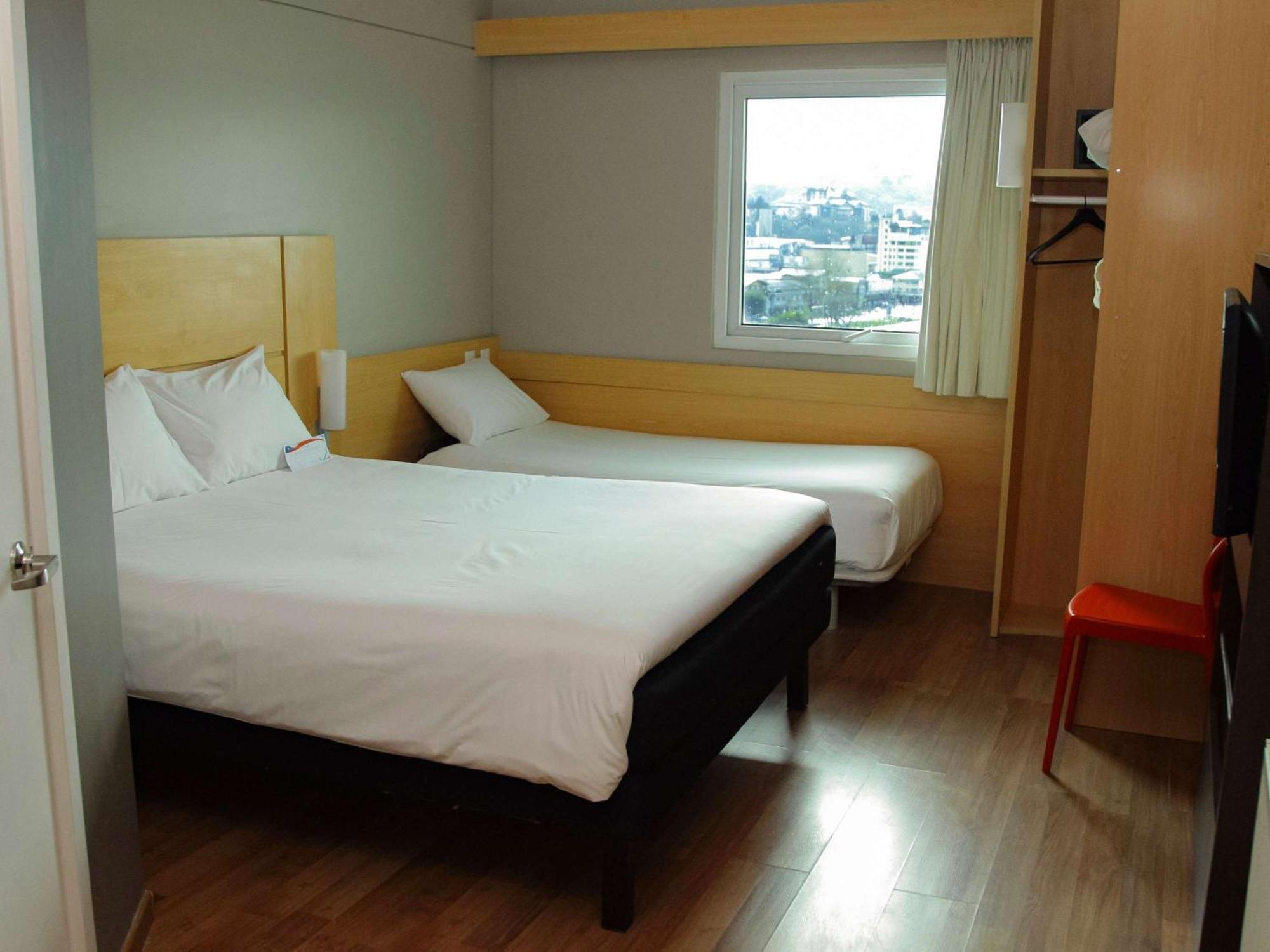Ibis Puerto Montt Hotel Bagian luar foto