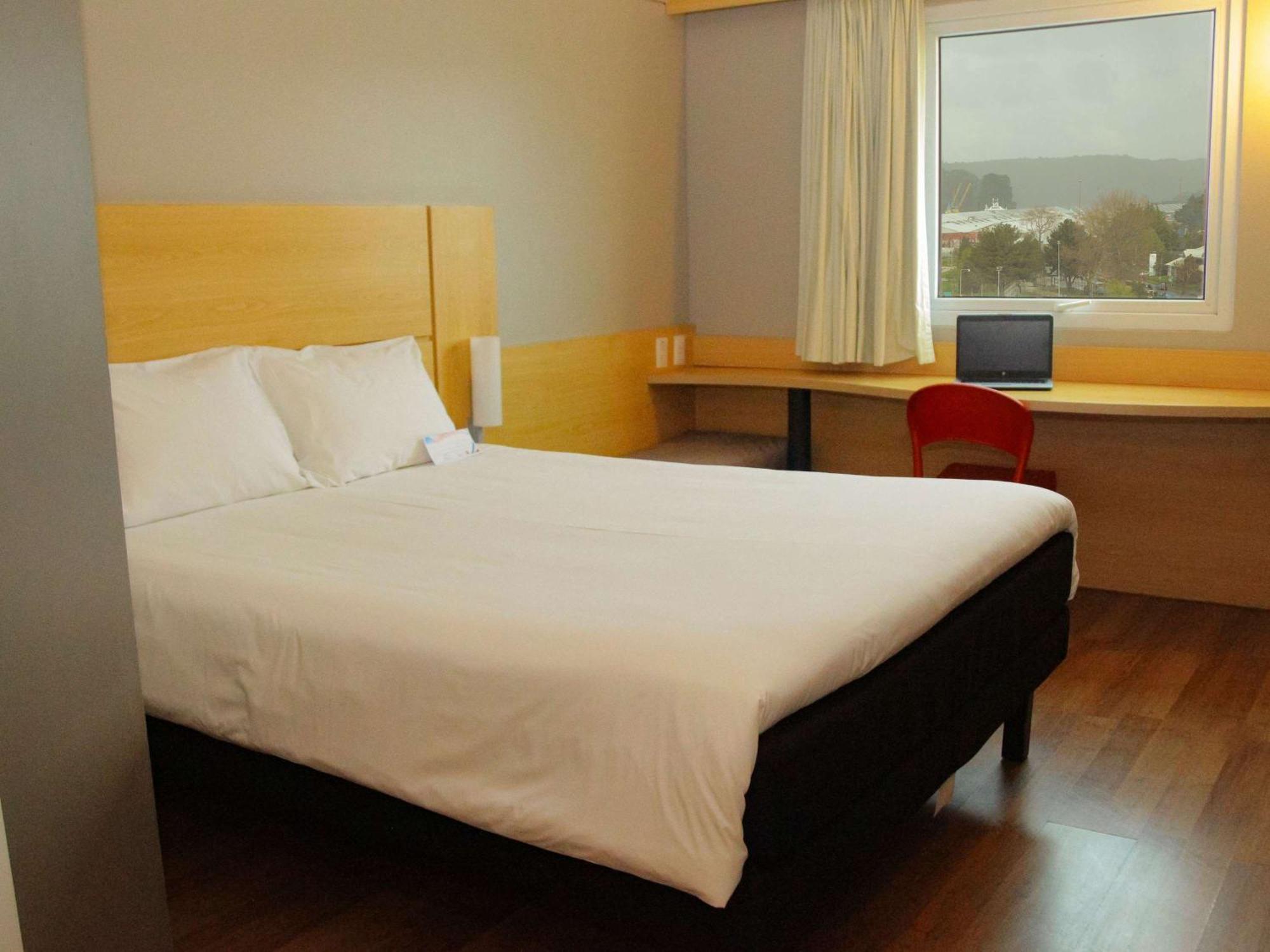 Ibis Puerto Montt Hotel Bagian luar foto