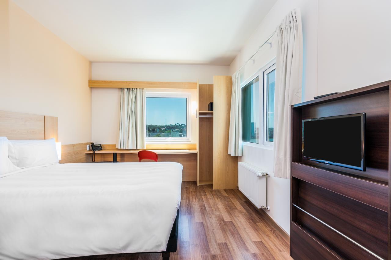 Ibis Puerto Montt Hotel Bagian luar foto
